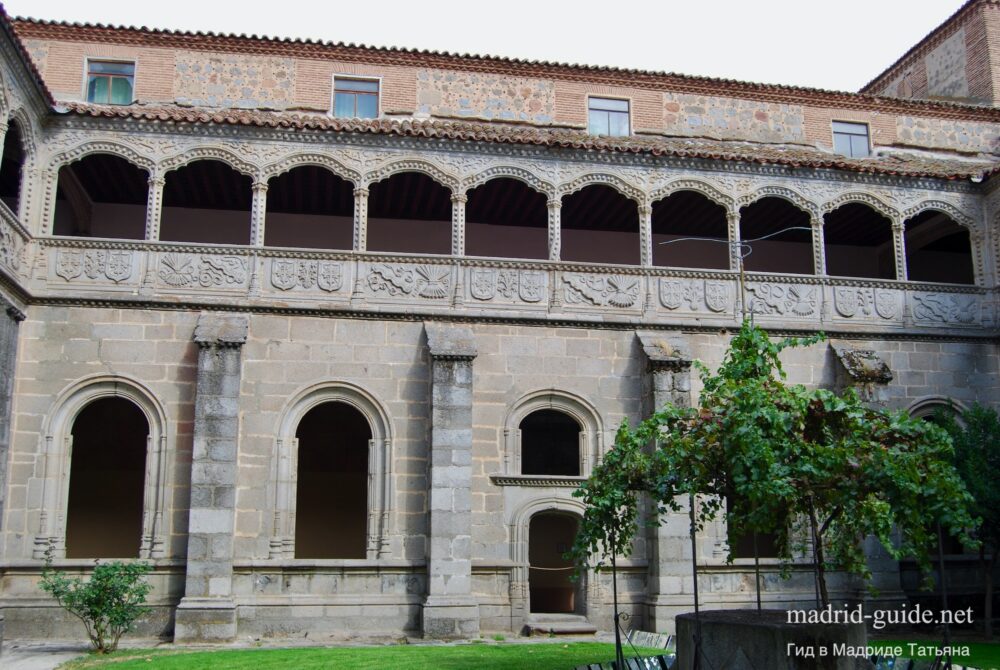 Королевский монастырь святого Фомы (Real Monasterio de Santo Tomas)