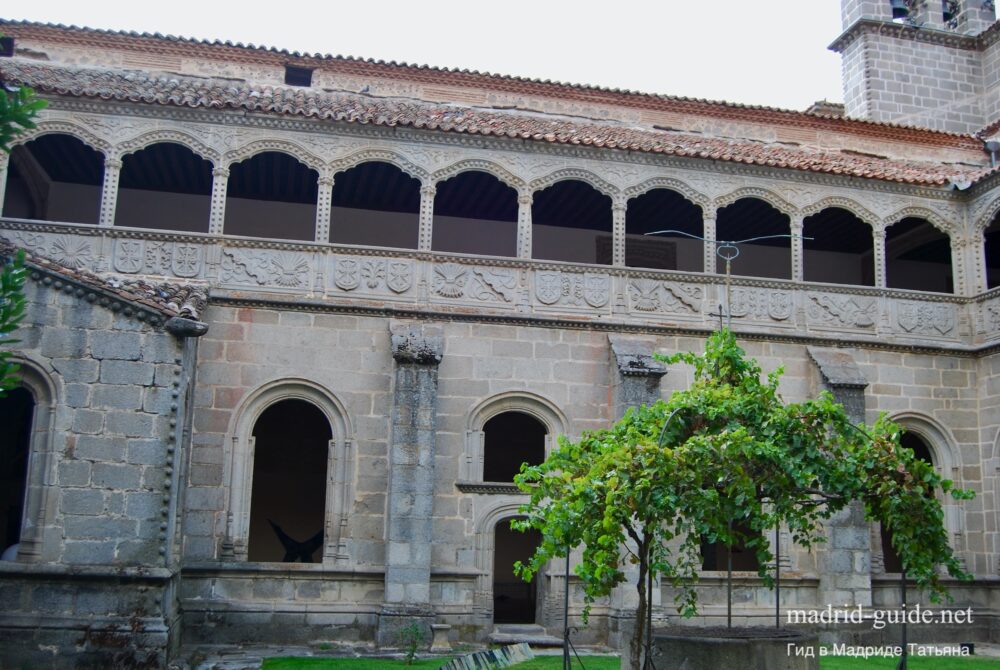 Королевский монастырь святого Фомы (Real Monasterio de Santo Tomas)